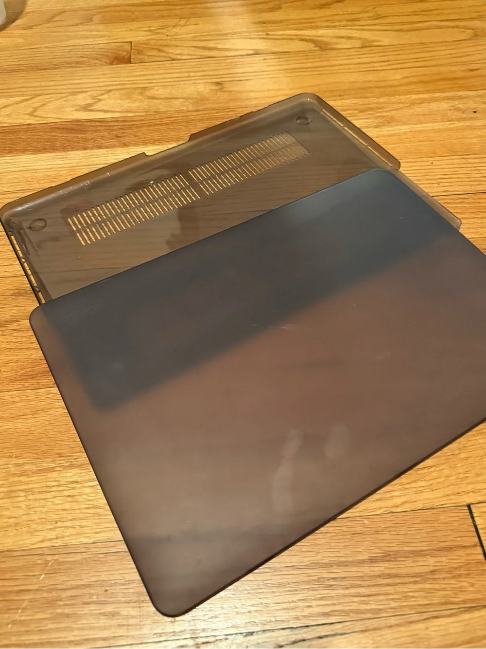 Apple Claro Clear Hardshell Case — Smoke Gray